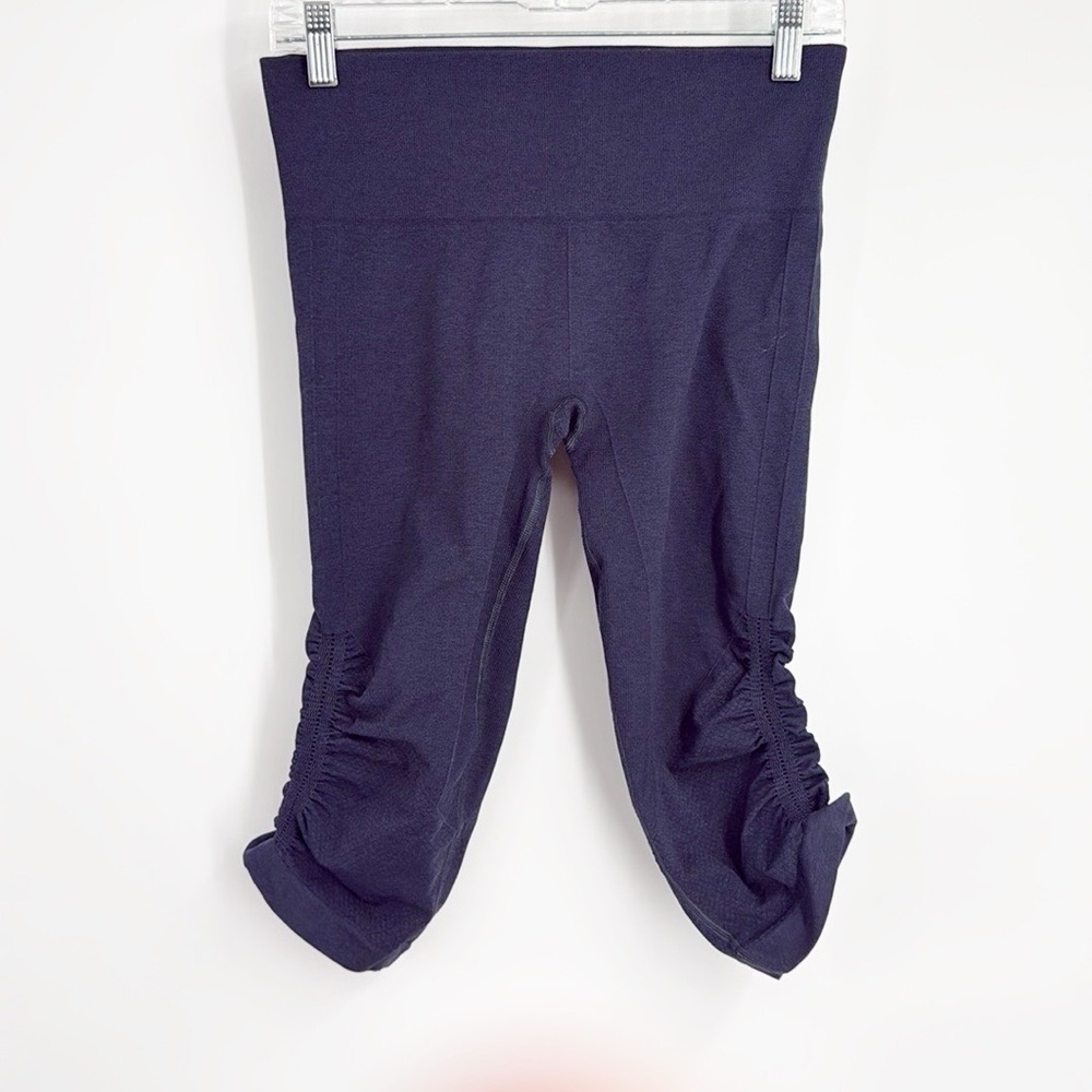 Lululemon In The Flow Crop navy Blue size 8 - Picture 3 of 9